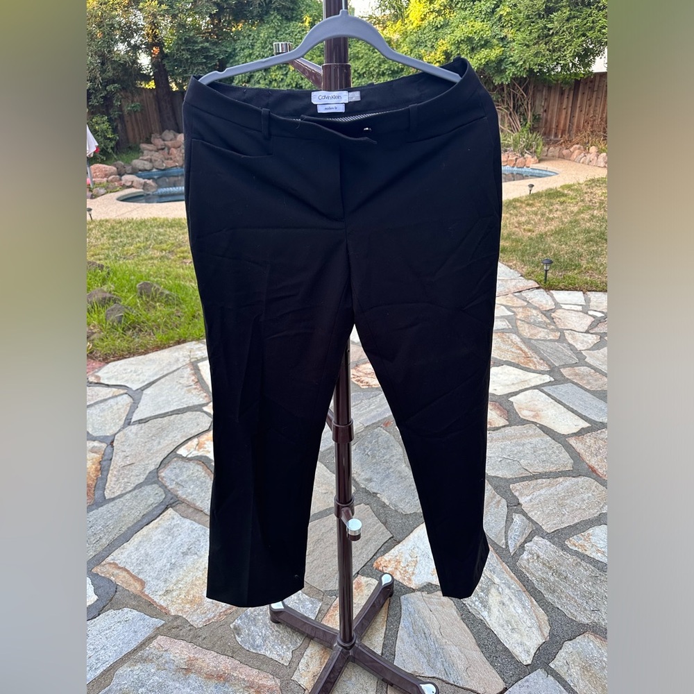 Calvin Klein black dress pants. Size 4. Used once. In perfect condition.